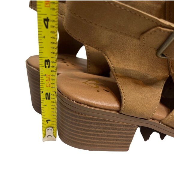 Justice Girls Tan Faux Suede Open Toe Block Heel Sandals Size 8 Kids Shoes - Picture 12 of 12